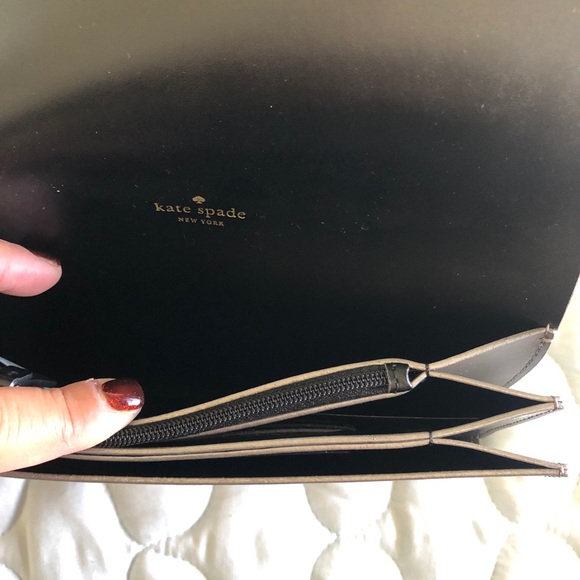 Kate Spade Wallet, like new condition - Picture 2 of 8